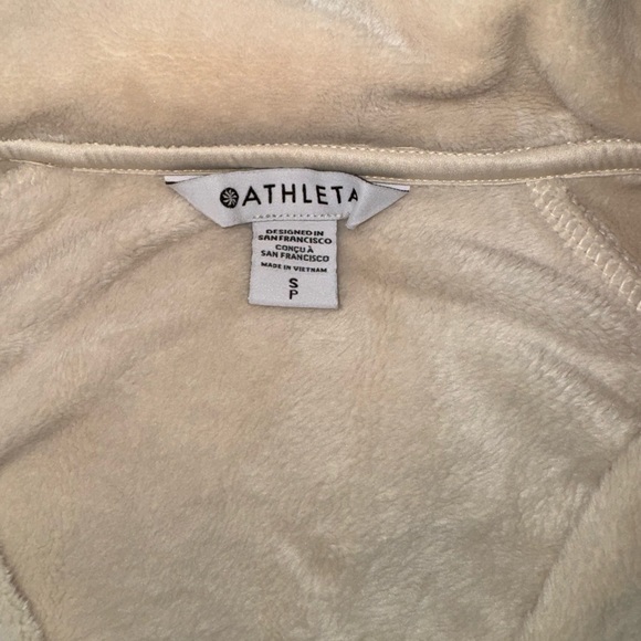 LIKE NEW ATHELTA SHERPA PULL OVER - Picture 2 of 4